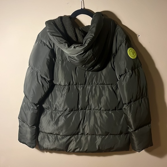 ARMY GREEN FABLETICS PUFFER ❄️ - Picture 5 of 5